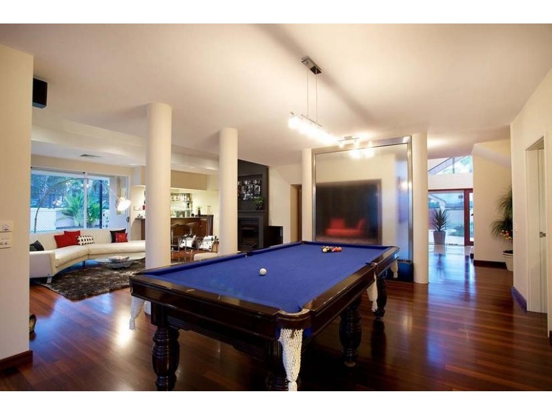 16 Freyburg Street, Sorrento QLD 4217