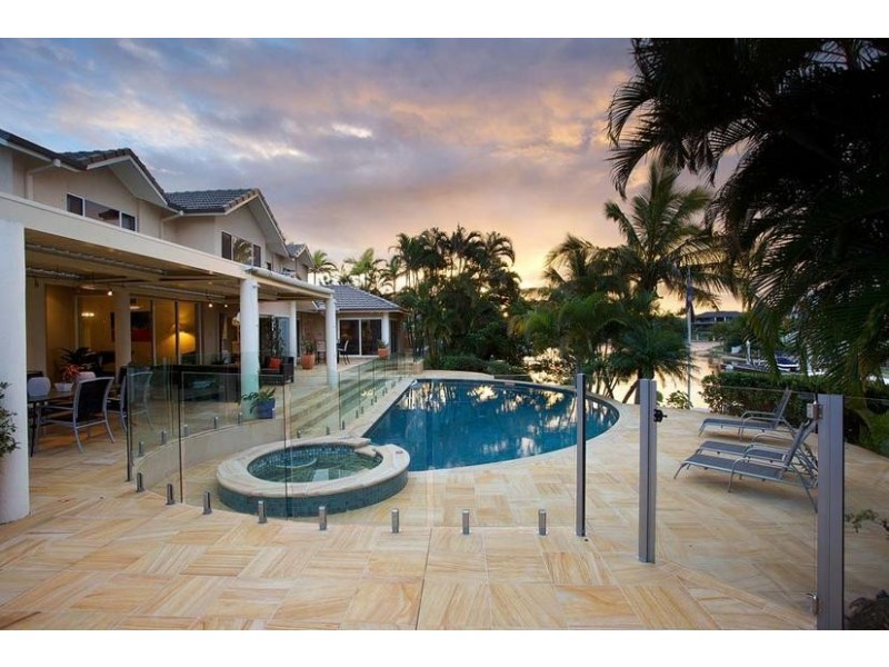 16 Freyburg Street, Sorrento QLD 4217