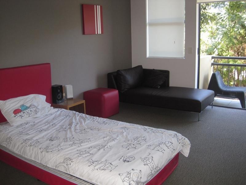 25 Lake Orr Drive, Varsity Lakes QLD 4227