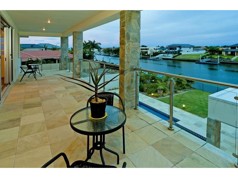 2327 Cressbrook Drive, Hope Island QLD 4212