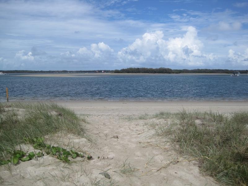 1/172 Government Road, Labrador QLD 4215