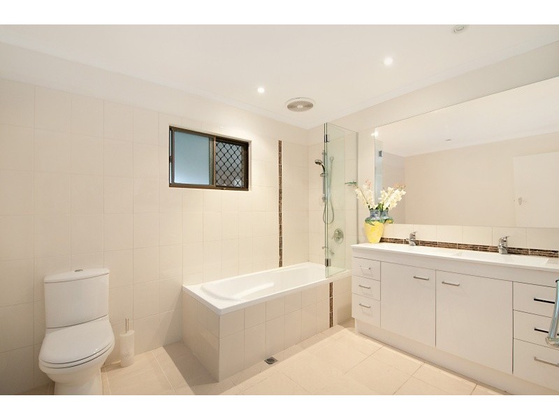 5 Lotus Avenue, Hollywell QLD 4216