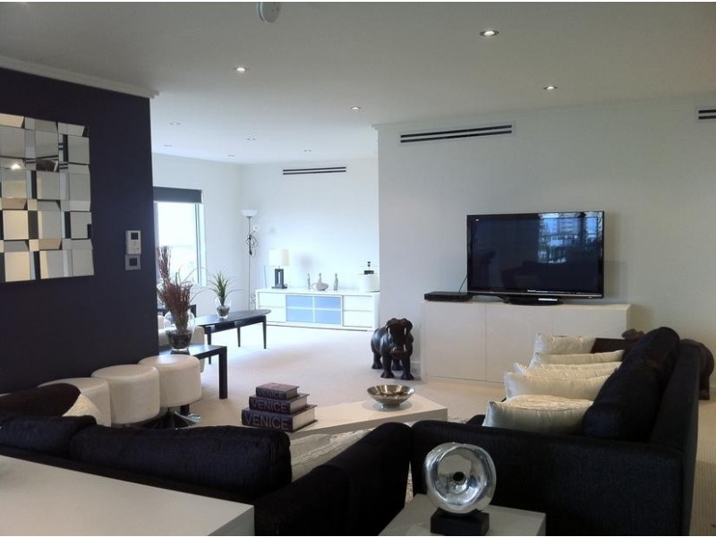 120 Surf Parade, Broadbeach QLD 4218