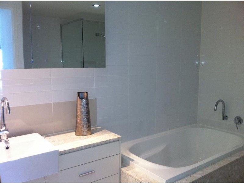 120 Surf Parade, Broadbeach QLD 4218