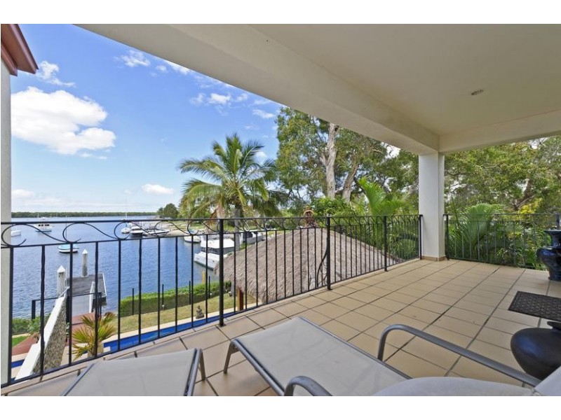 2/9 Joseph Street, Runaway Bay QLD 4216