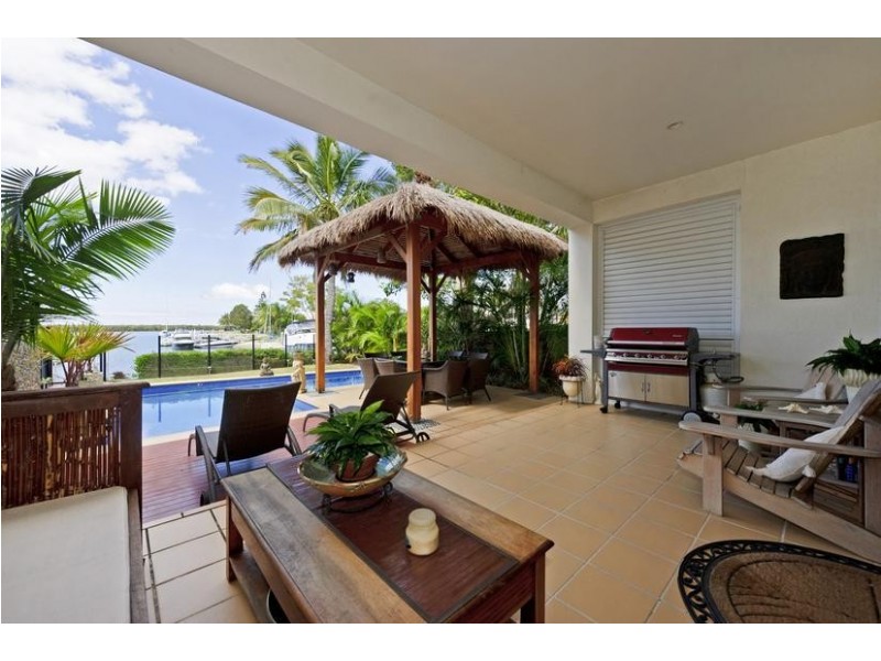 2/9 Joseph Street, Runaway Bay QLD 4216