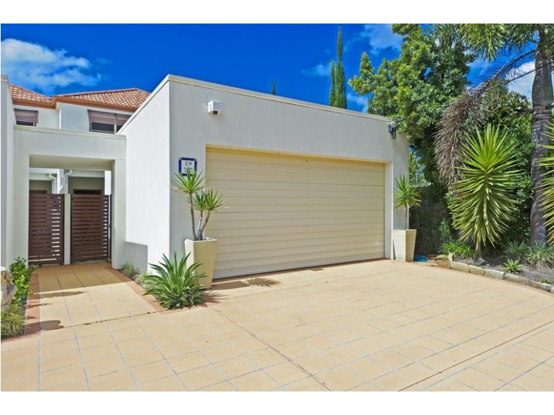 2/9 Joseph Street, Runaway Bay QLD 4216