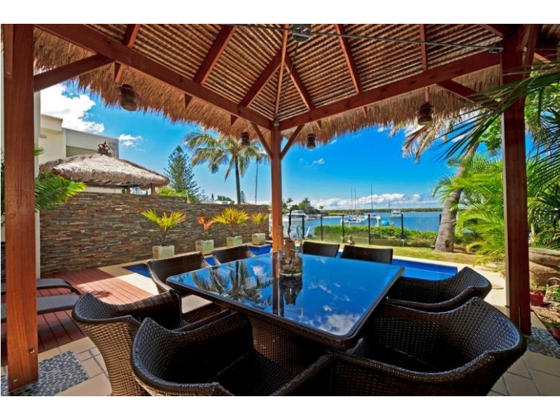 2/9 Joseph Street, Runaway Bay QLD 4216