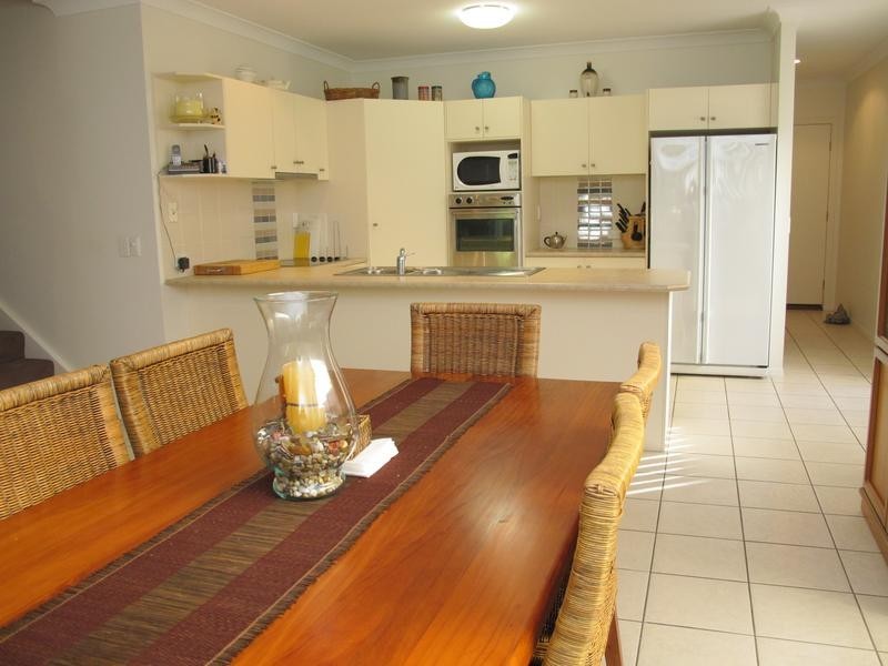 1/54 Bayview Street, Runaway Bay QLD 4216