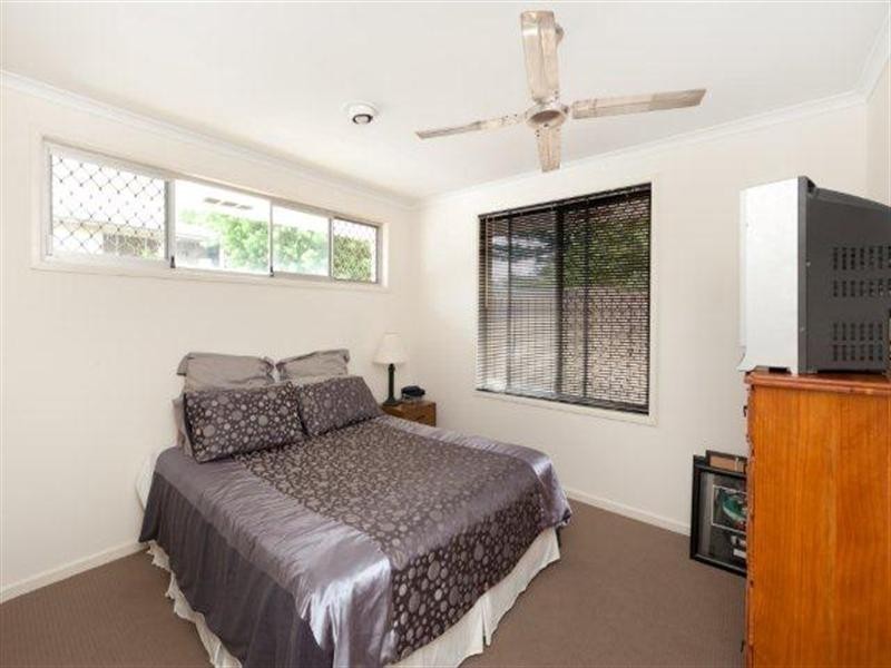 42 Karina Crescent, Broadbeach Waters QLD 4218