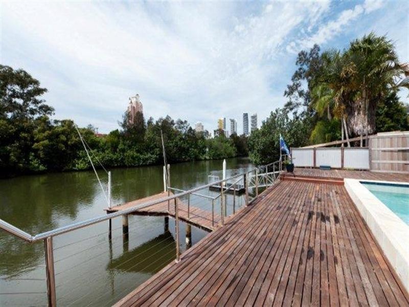 42 Karina Crescent, Broadbeach Waters QLD 4218