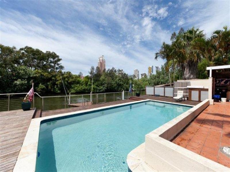 42 Karina Crescent, Broadbeach Waters QLD 4218