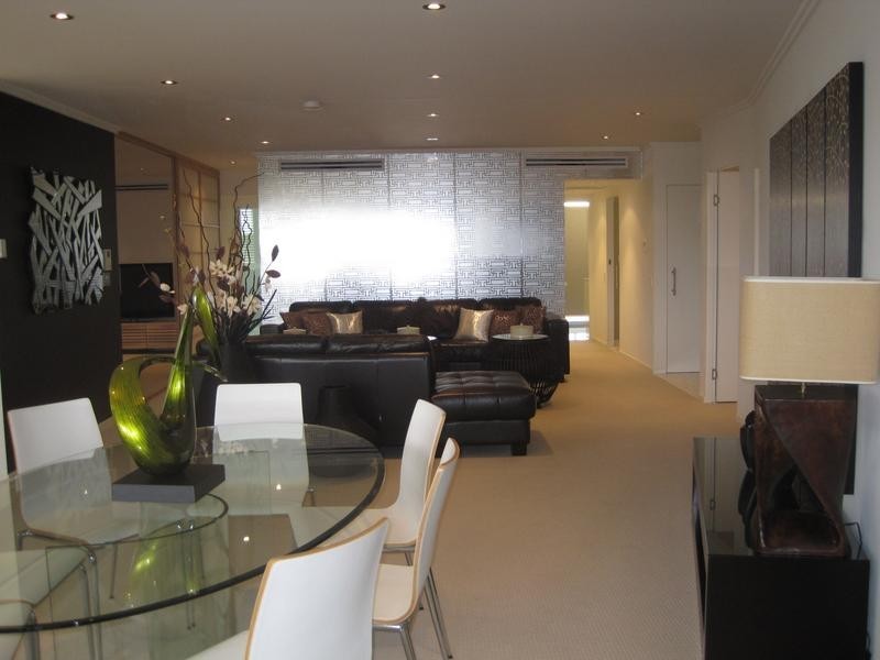 120 Surf Parade, Broadbeach QLD 4218