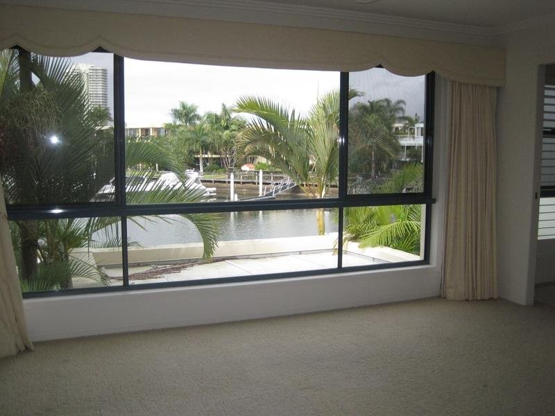 101 Morala Avenue, Runaway Bay QLD 4216