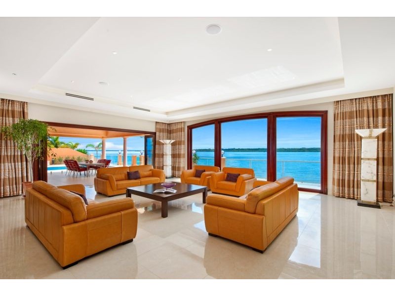 50-52 Knightsbridge Parade East, Sovereign Islands QLD 4216
