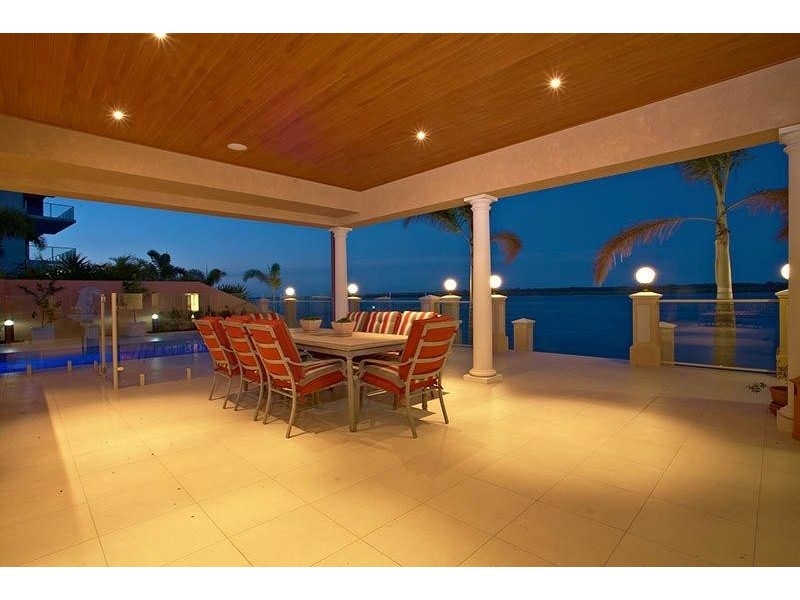 50-52 Knightsbridge Parade East, Sovereign Islands QLD 4216