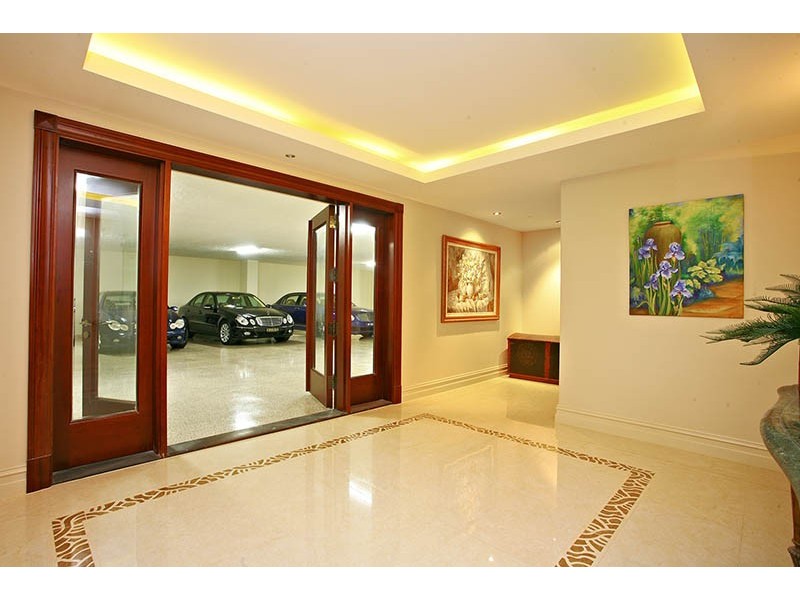 50-52 Knightsbridge Parade East, Sovereign Islands QLD 4216