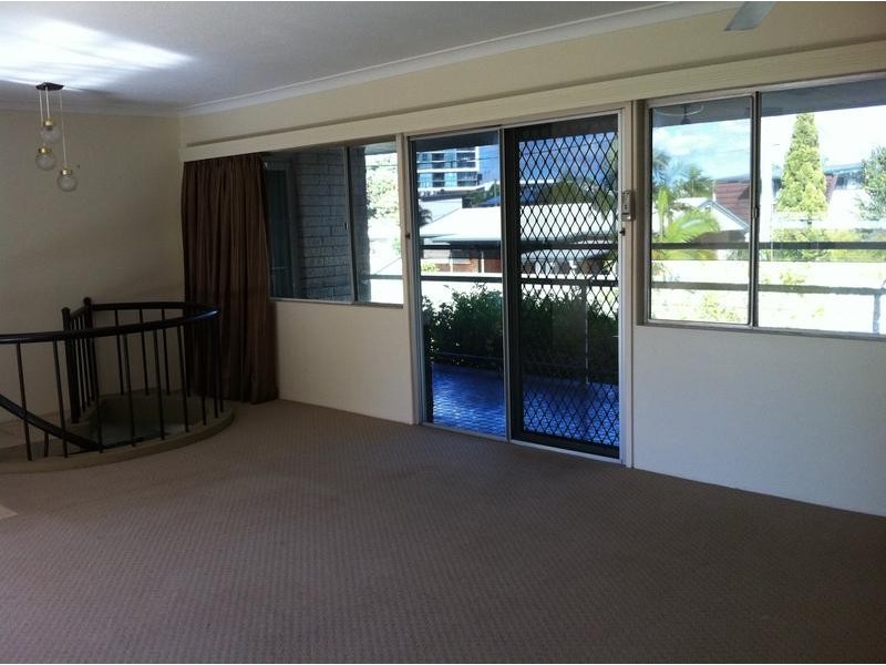 40 Karina Crescent, Broadbeach Waters QLD 4218