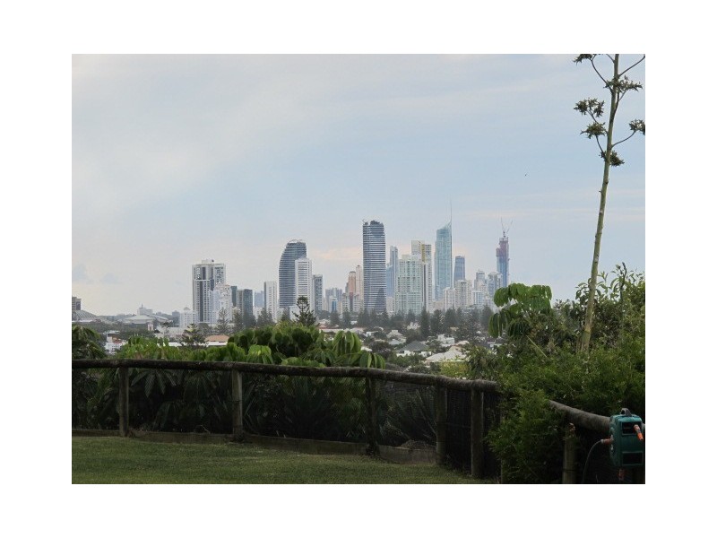 D3/1 Great Hall Drive, Nobby Beach QLD 4218