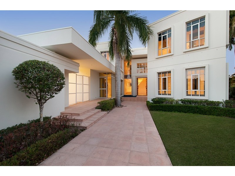 1077 Killymoon Drive, Hope Island QLD 4212