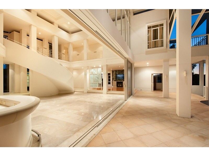 1077 Killymoon Drive, Hope Island QLD 4212
