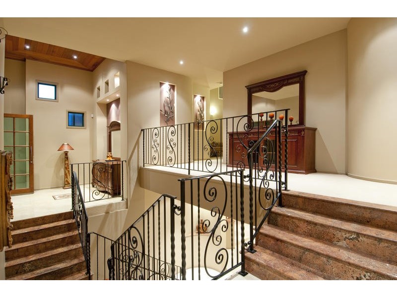 48 The Peninsula, Sovereign Islands QLD 4216