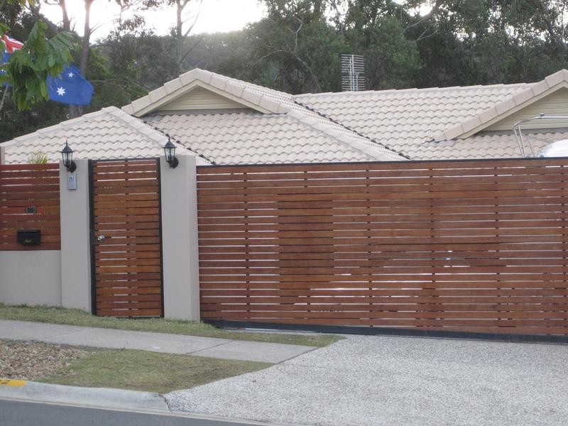 102 Mcauley Parade, Pacific Pines QLD 4211