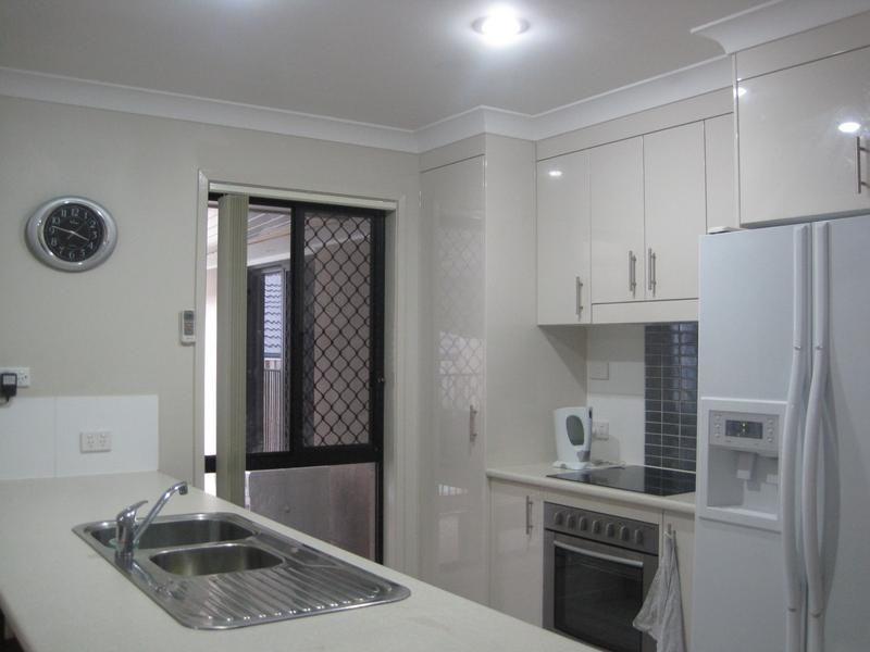 102 Mcauley Parade, Pacific Pines QLD 4211