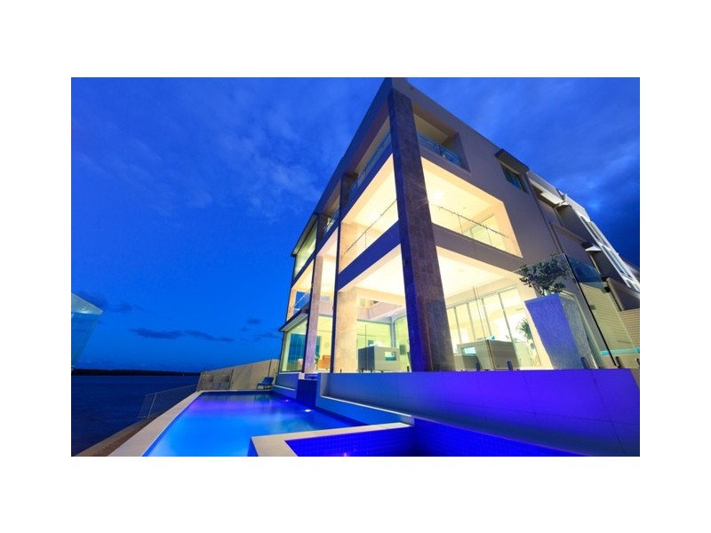 54 Knightsbridge Parade East, Sovereign Islands QLD 4216