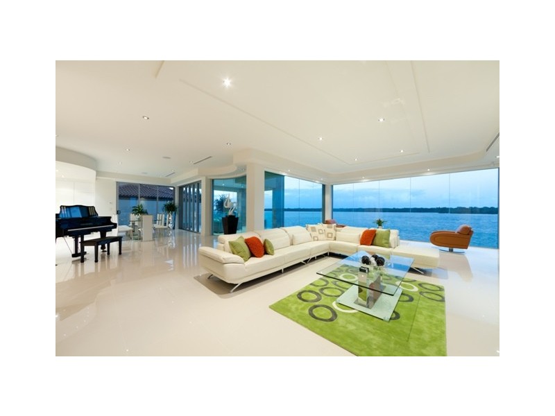 54 Knightsbridge Parade East, Sovereign Islands QLD 4216