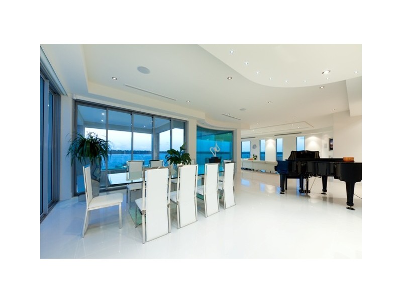54 Knightsbridge Parade East, Sovereign Islands QLD 4216