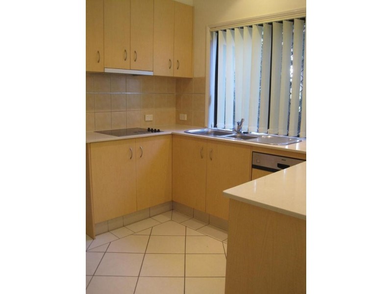 5 Mal Burke Street, Southport QLD 4215