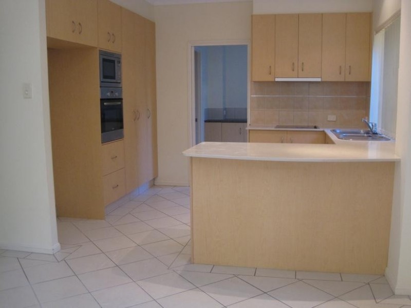 5 Mal Burke Street, Southport QLD 4215