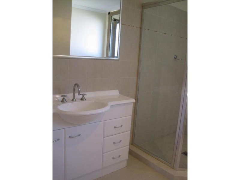 5 Mal Burke Street, Southport QLD 4215