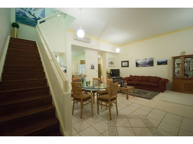 100 Morala Avenue, Runaway Bay QLD 4216