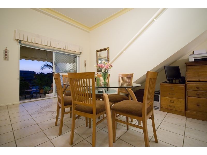 100 Morala Avenue, Runaway Bay QLD 4216