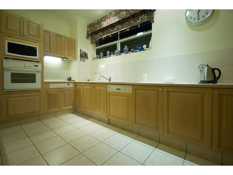 100 Morala Avenue, Runaway Bay QLD 4216