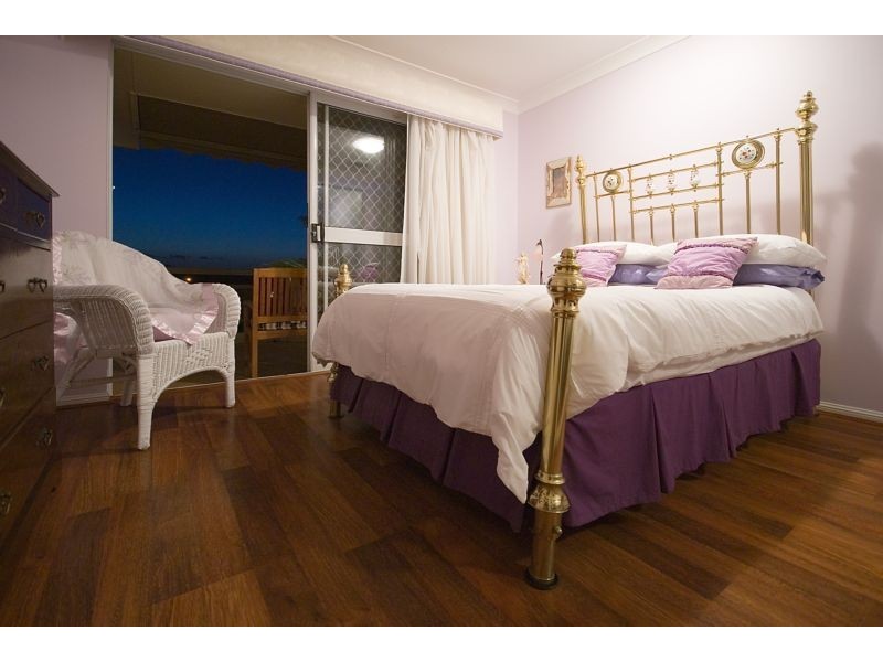 100 Morala Avenue, Runaway Bay QLD 4216