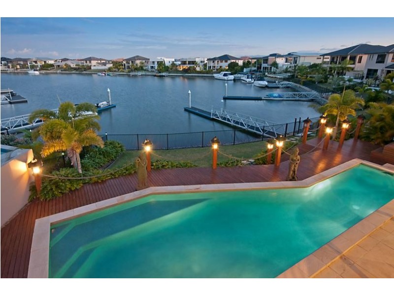 50 Calmwater Crescent, Helensvale QLD 4212