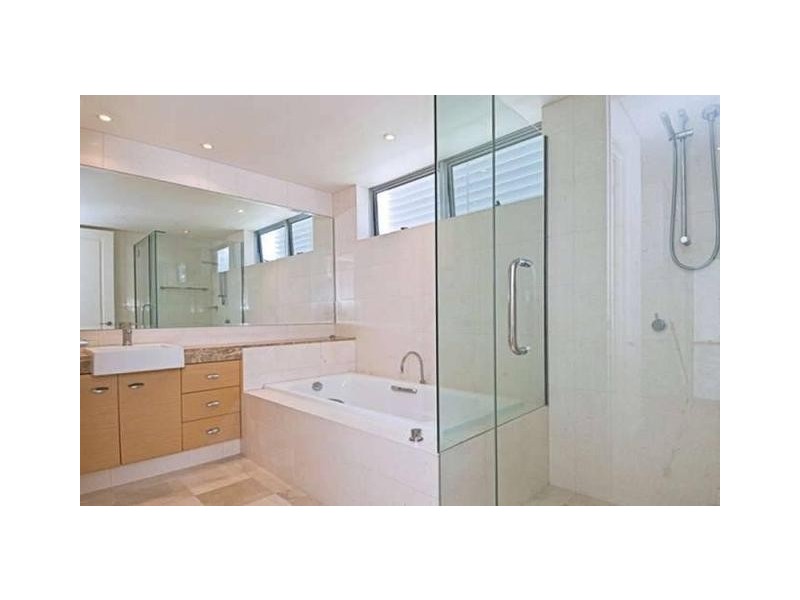 5 Broadbeach Boulevard, Broadbeach QLD 4218