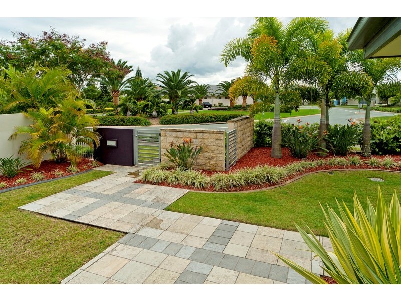 2357 Belmont Court East, Hope Island QLD 4212