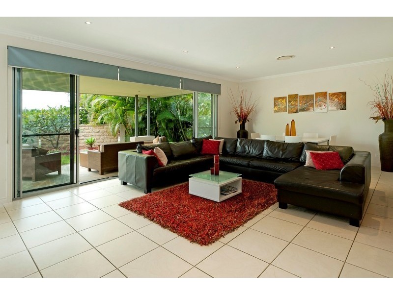 2357 Belmont Court East, Hope Island QLD 4212