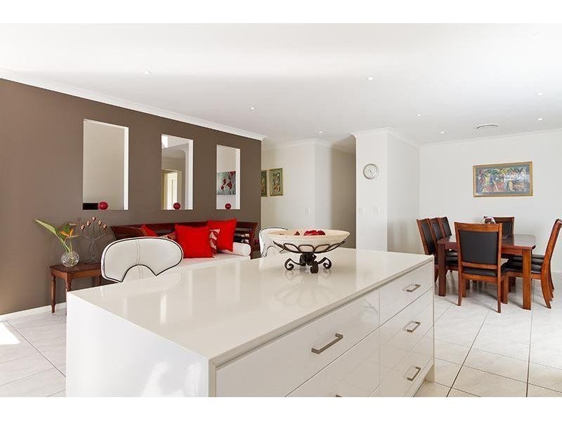 17 Southaven, Helensvale QLD 4212