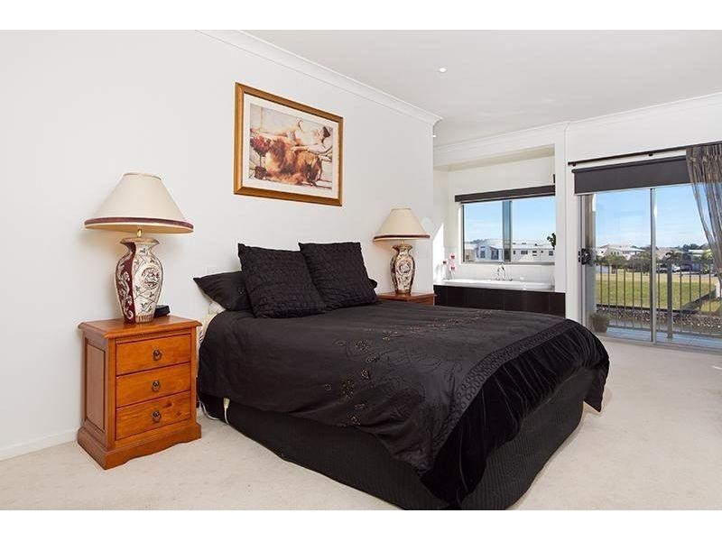 17 Southaven, Helensvale QLD 4212