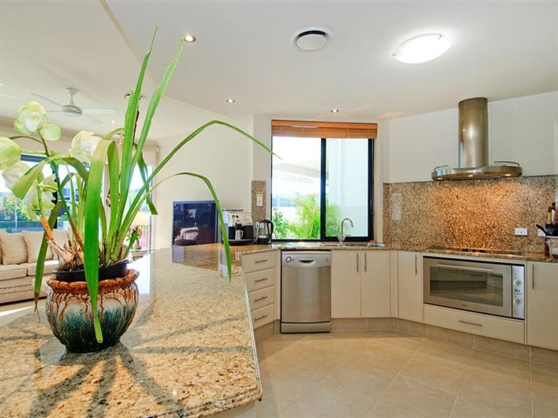 5 Kensington Mews, Sovereign Islands QLD 4216