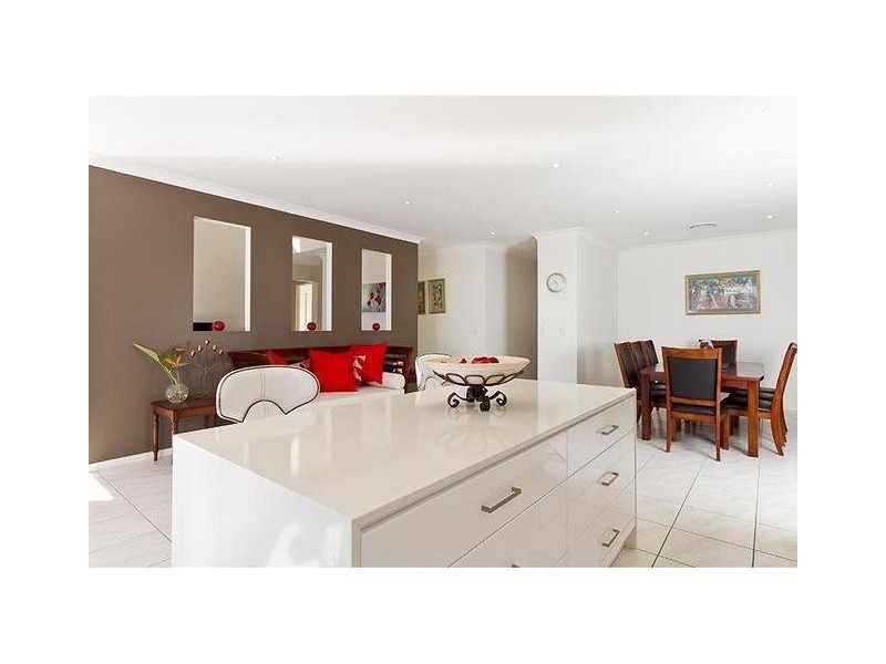 17 Southaven Drive, Helensvale QLD 4212