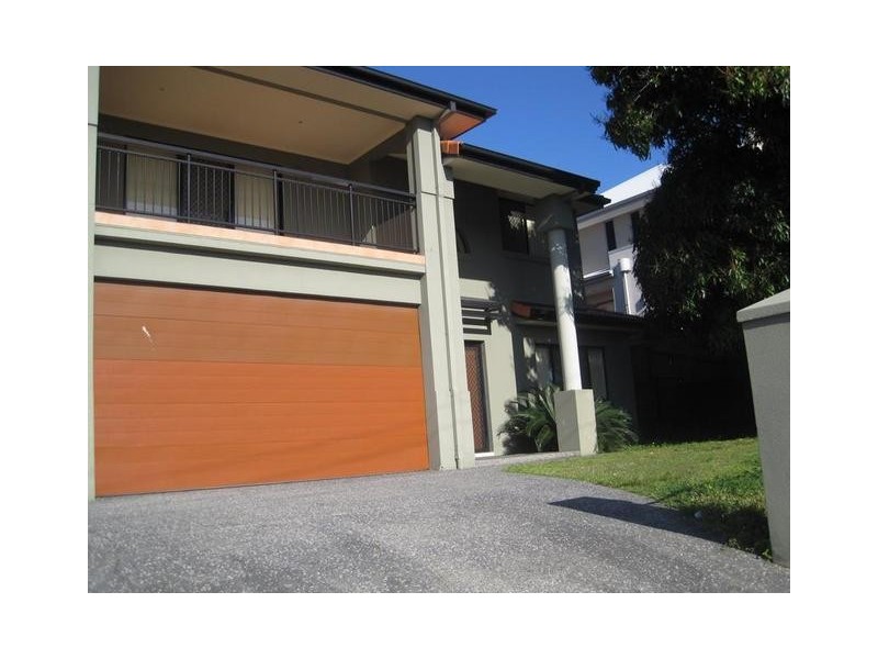 5 Mal Burke Street, Southport QLD 4215