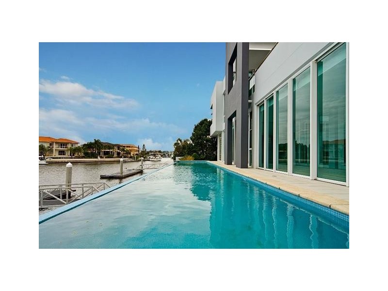 5 The Sovereign Mile, Sovereign Islands QLD 4216