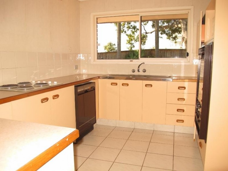 31 Killowill Avenue, Paradise Point QLD 4216