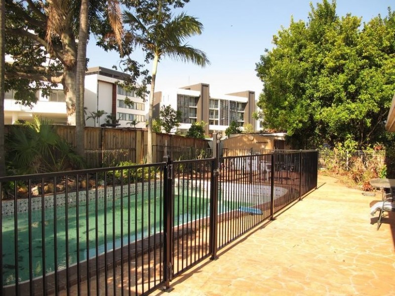 31 Killowill Avenue, Paradise Point QLD 4216
